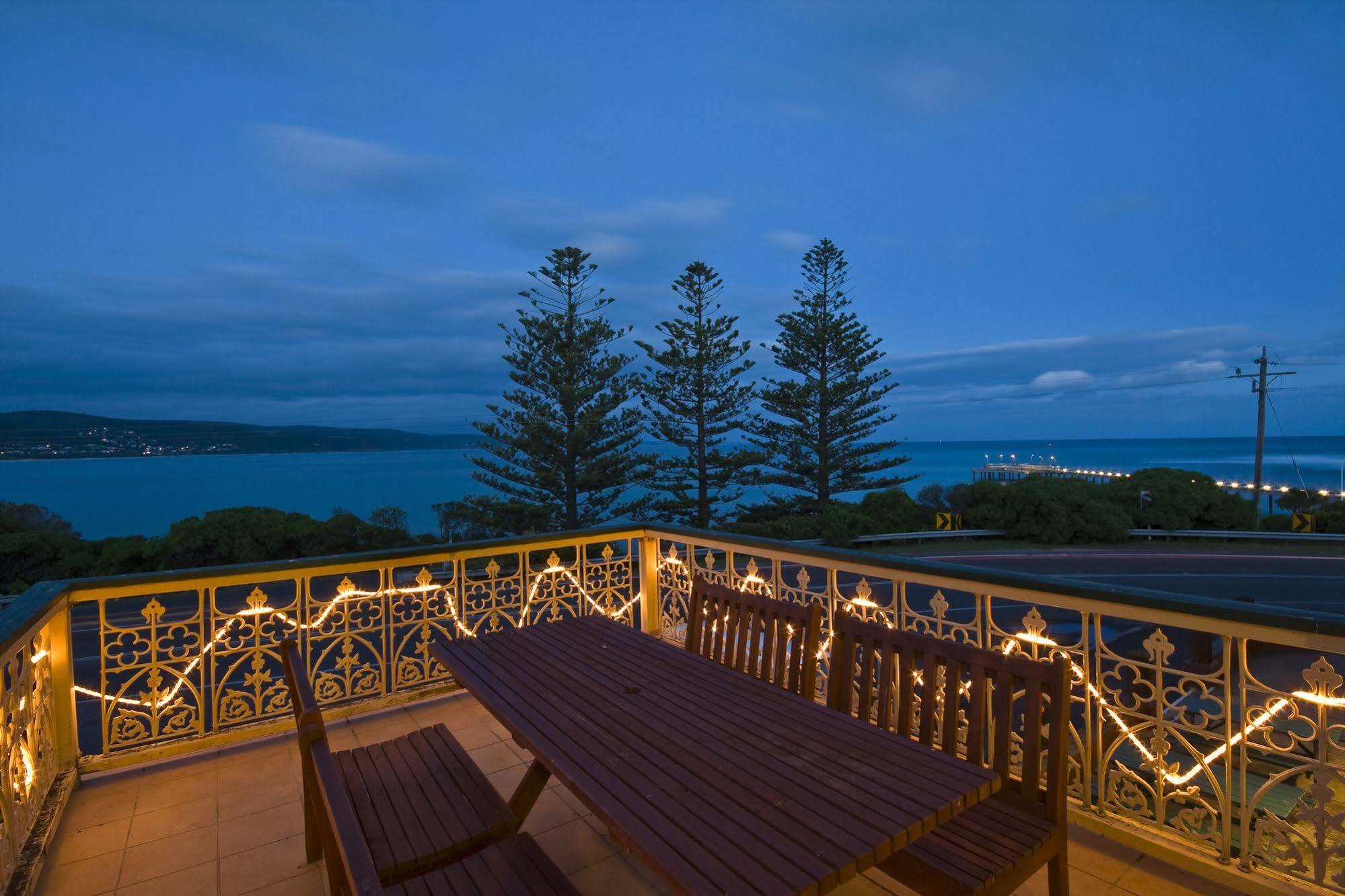 Grand Pacific Hotel & Apartments Lorne Exterior photo