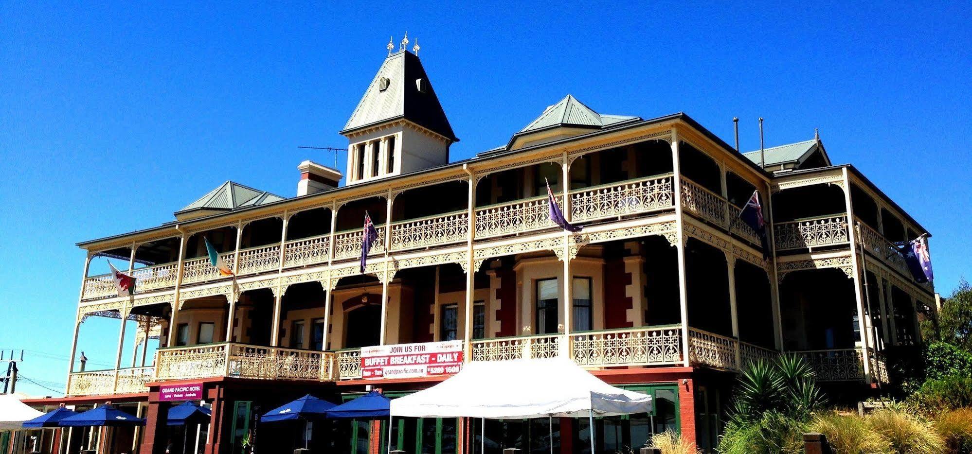 Grand Pacific Hotel & Apartments Lorne Exterior photo